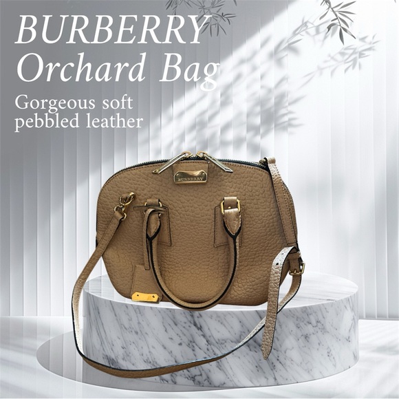 Burberry Orchard Cream Heritage Grain Leather bonus Burberry GWP Passport Holder - Picture 1 of 15